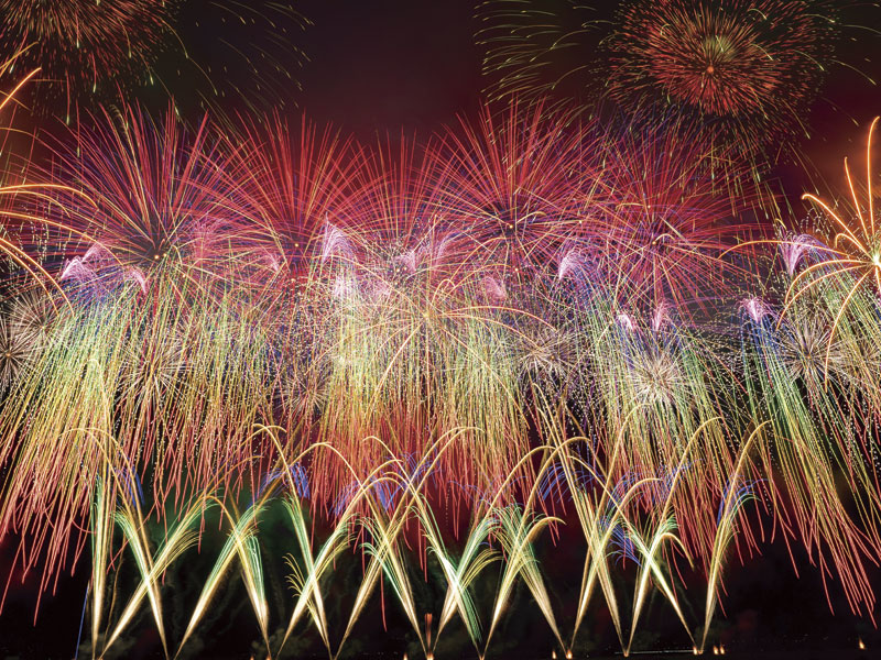 [Hotel Fuji designated] Yamanashi Prefecture's largest fireworks display, featuring 20,000 fireworks illuminating the night sky, and a 2-day all-you-can-all you can eat