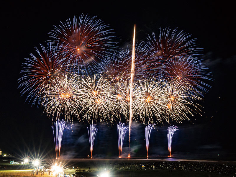 [Paid seating included (chair seating)] The "Oarai Maritime Fireworks Festival 2026" will light up the night sky with a record-breaking 20,000 fireworks (day trip).