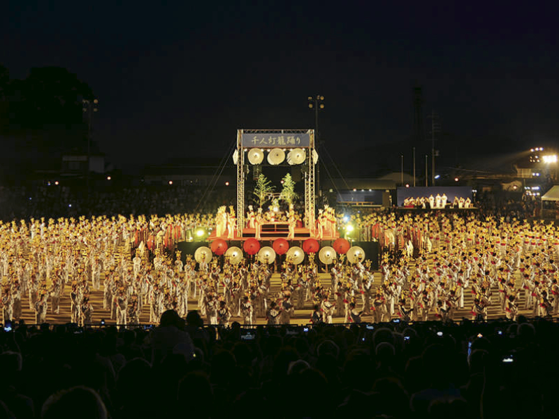 [Departing from/returning to Hakata] A day trip to the enchanting Yamaga Lantern Festival and Yanagawa River Cruise