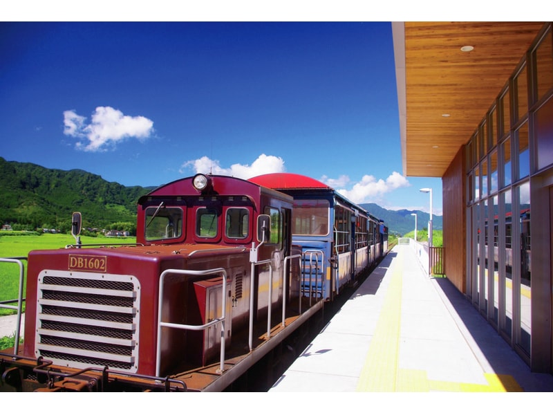 Minami Aso Railway Trolley Train and All-You-Can-Eat Akaushi Beef Bowl & Fruit (30 minutes) - Day Trip
