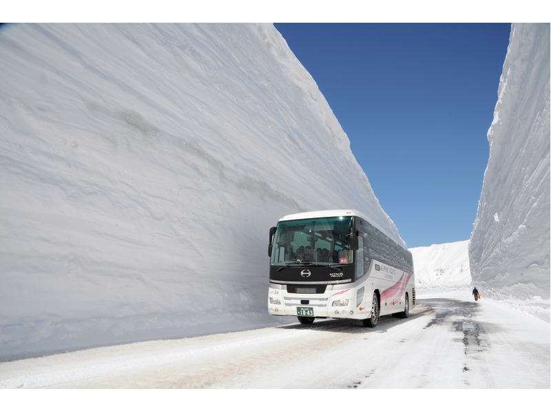 期間限定！雪之大谷與6種交通工具的立山黑部阿爾卑斯山脈路線之旅 2日遊