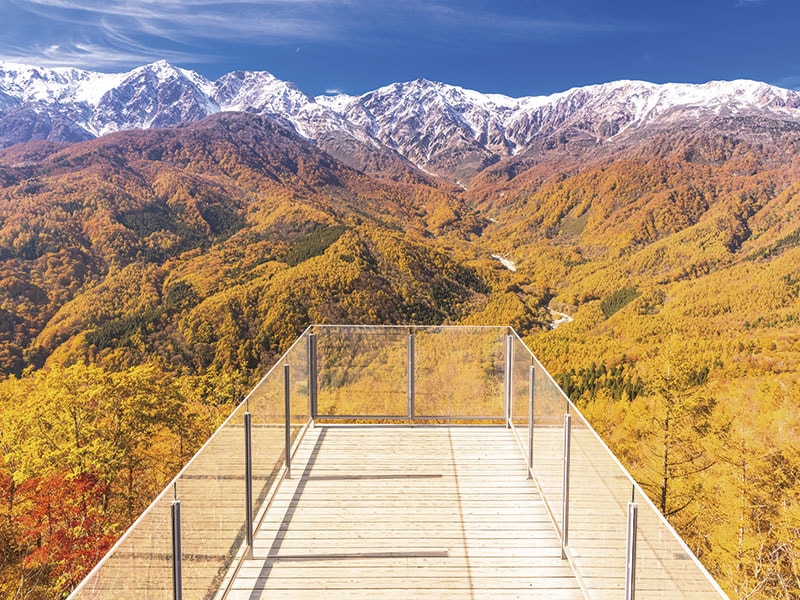 搭乘｢Resort View Furusato｣遊覽日本三大鐵路風景之一的姨捨車站＆HAKUBA MOUNTAIN HARBOR「三段紅葉」2日遊
